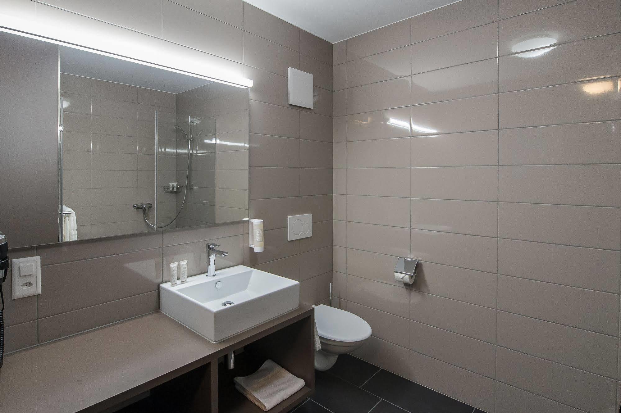 อพาร์ตโฮเต็ล บาเดิน Hotel ภายนอก รูปภาพ