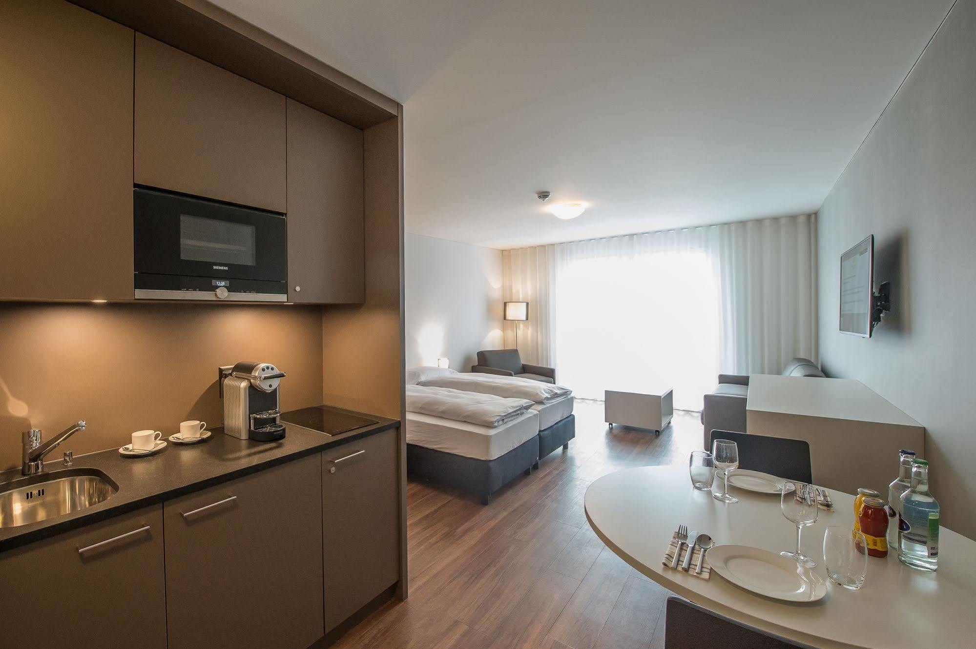 อพาร์ตโฮเต็ล บาเดิน Hotel ภายนอก รูปภาพ
