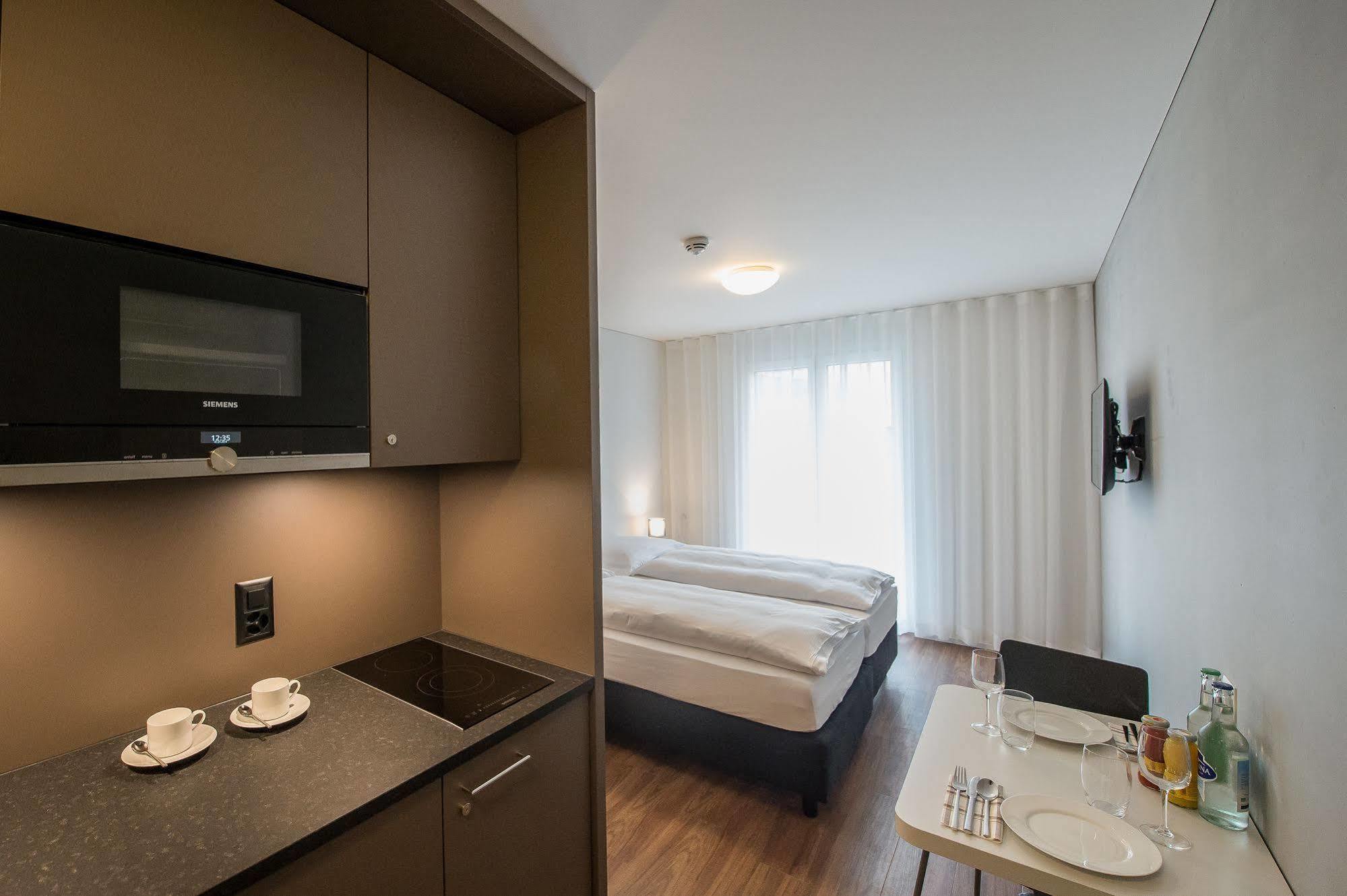 อพาร์ตโฮเต็ล บาเดิน Hotel ภายนอก รูปภาพ